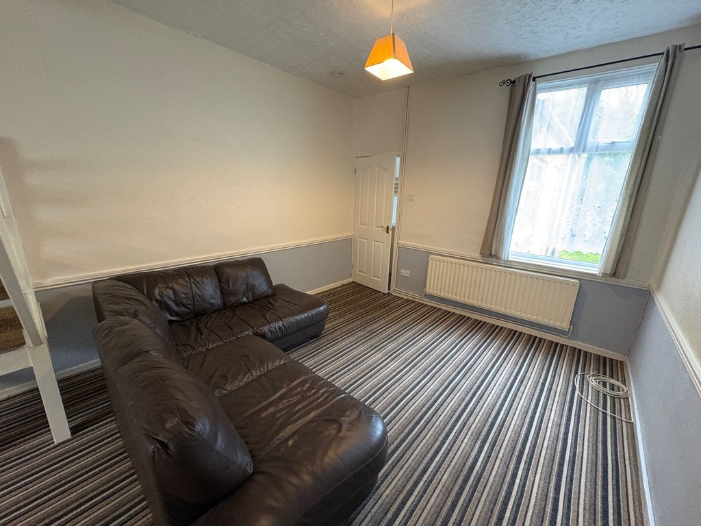 Property photo 2 of 8 Image