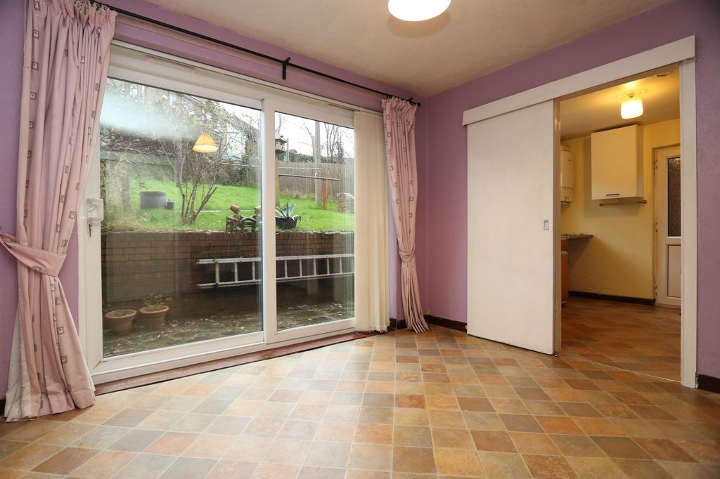 Property photo 2 of 25