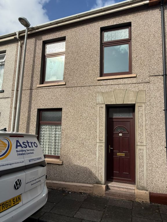 Property photo 1 of 9 2 Bed Terraced House To Rent Russell St, Swansea Sa1