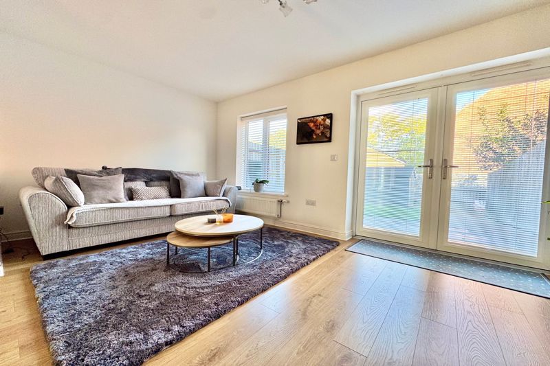 Property photo 3 of 14 Lounge