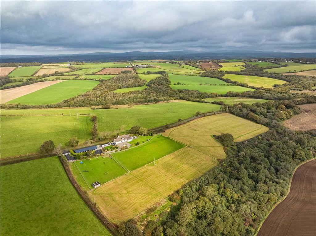 Property photo 2 of 17 Location