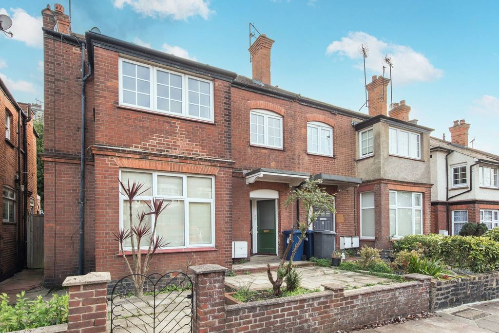 Property photo 1 of 8