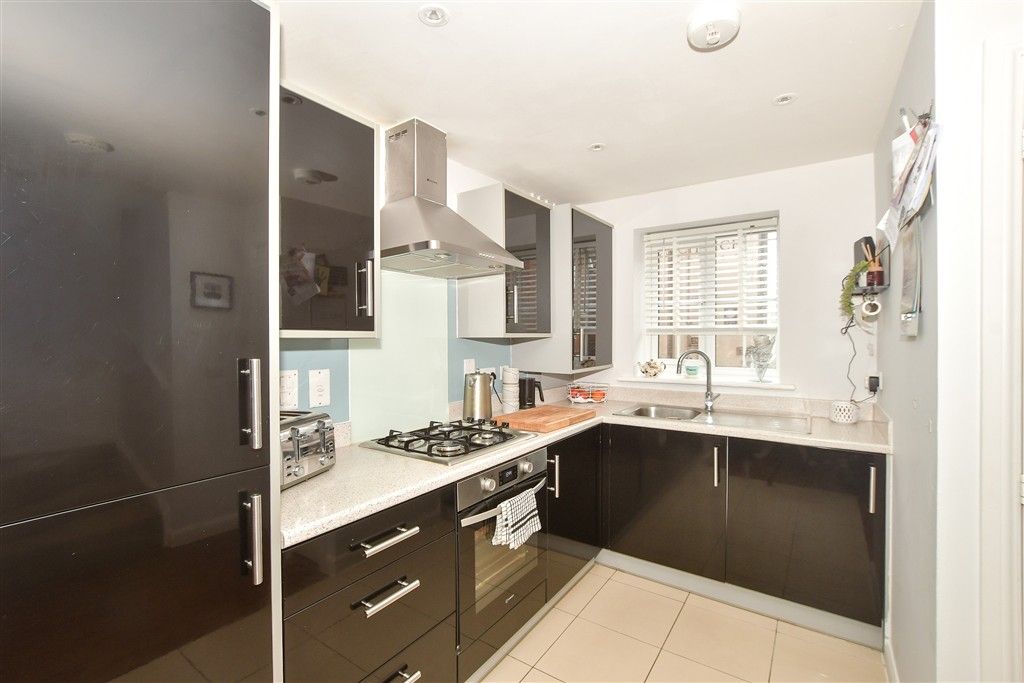 Property photo 2 of 11 Kitchen/ Lounge