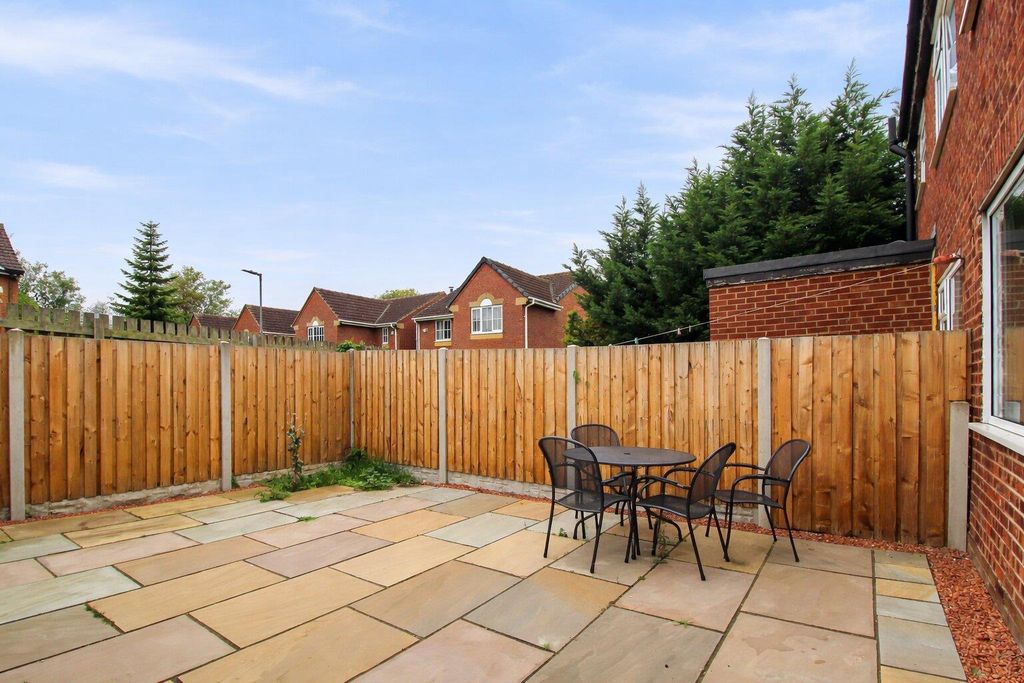 Property photo 2 of 9 Outside