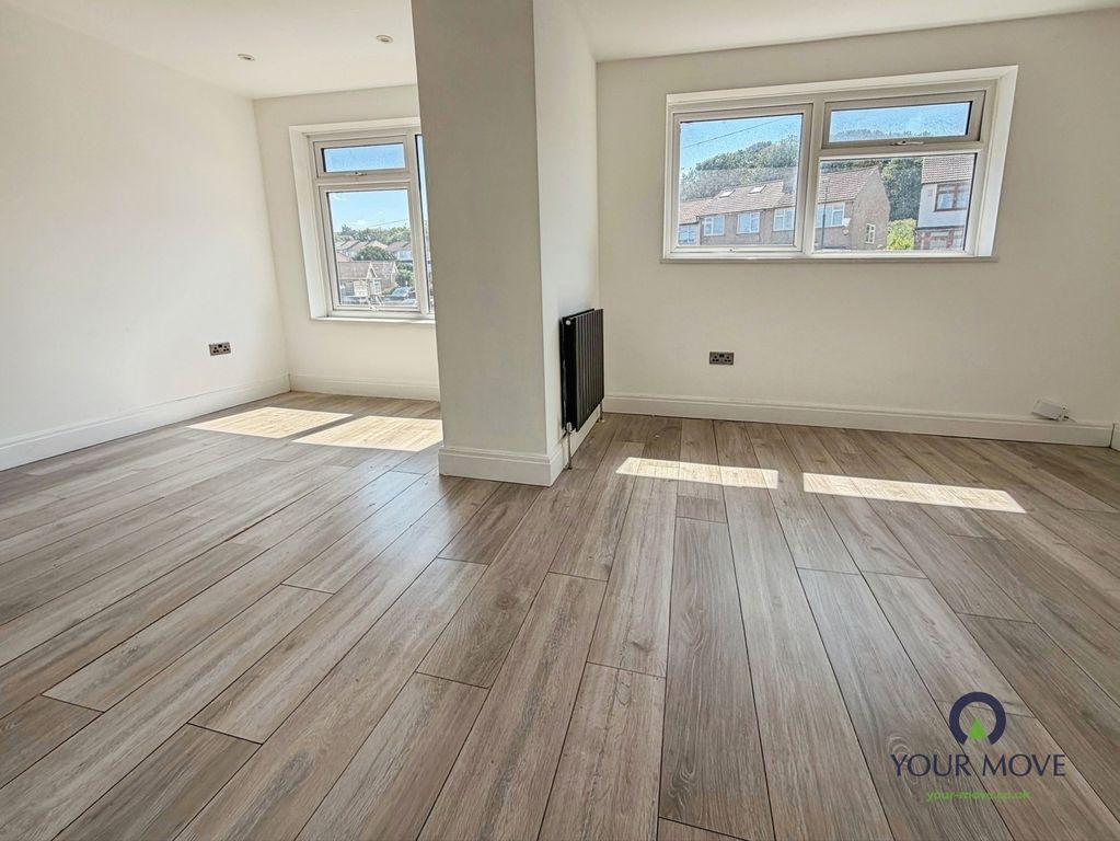 Property photo 3 of 10 Pbox-Img.Jpg