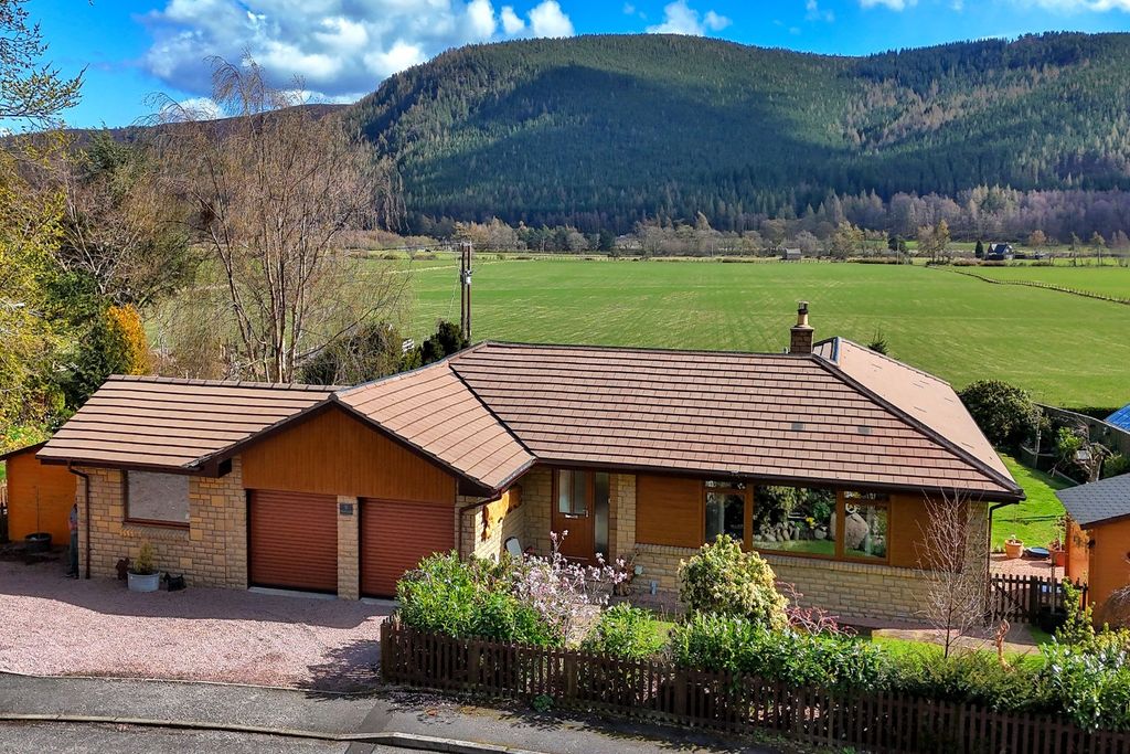 Property photo 2 of 30