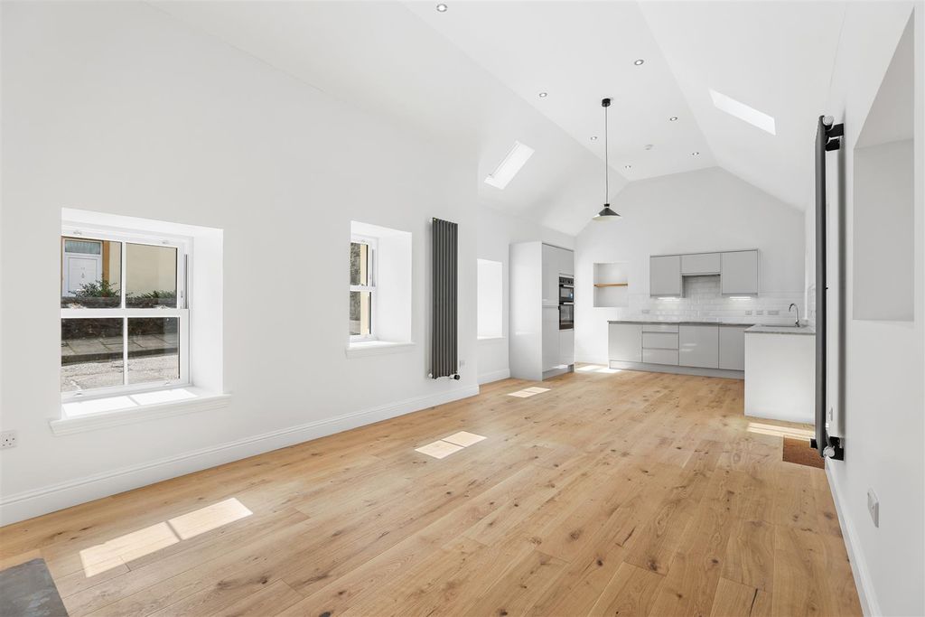 Property photo 1 of 21 4F8A9263.Jpg