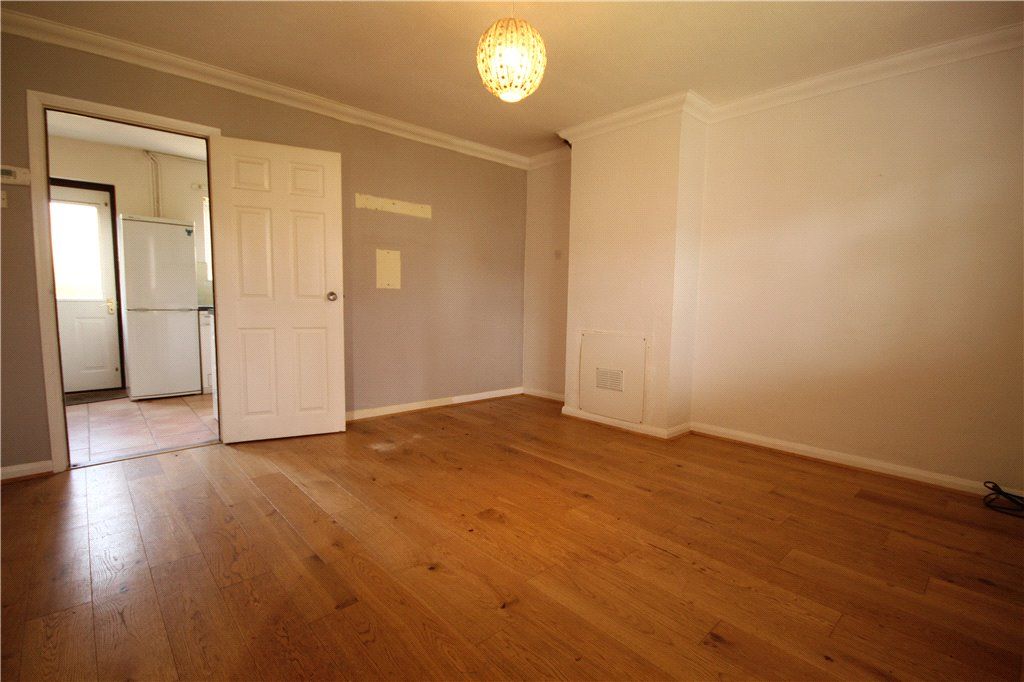 Property photo 2 of 7 Living Room