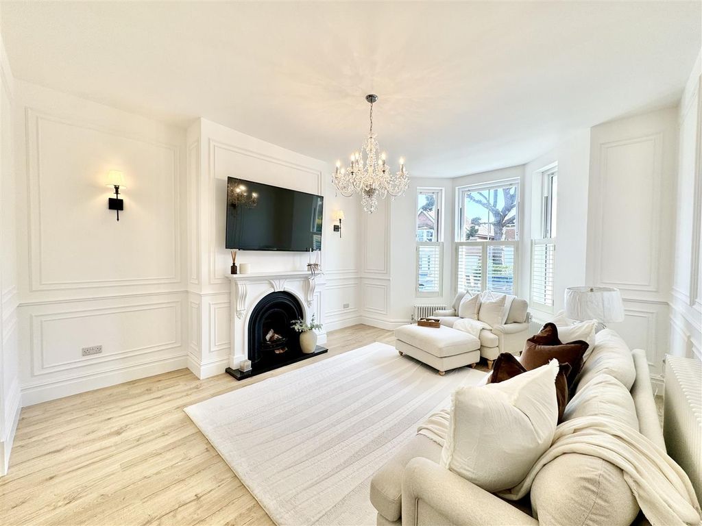 Property photo 1 of 24