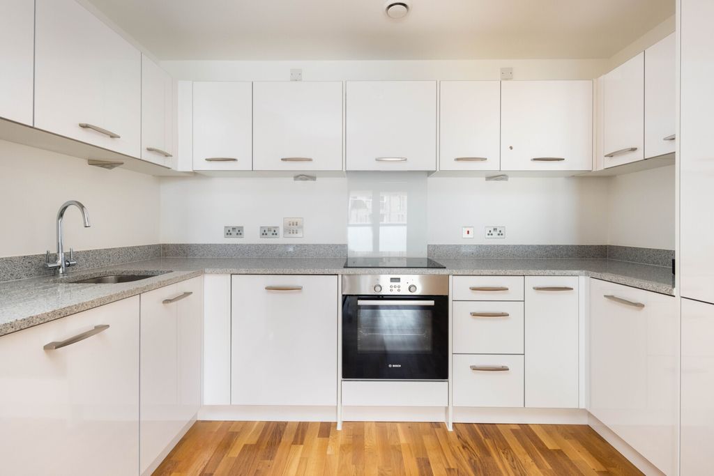 Property photo 3 of 8 Picture No. 05