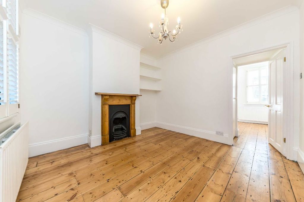 Property photo 2 of 7