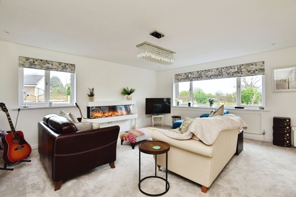 Property photo 3 of 26 Pbox-Img.Jpg