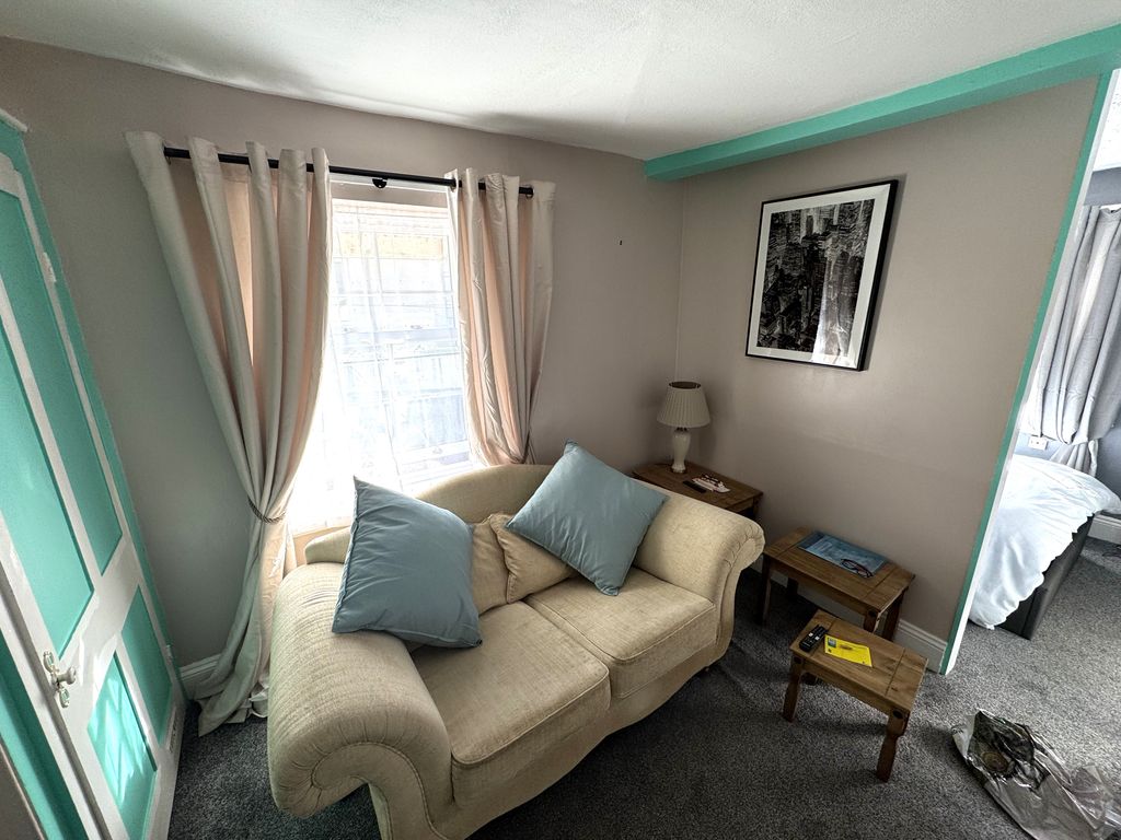 Property photo 2 of 11 Img_2570