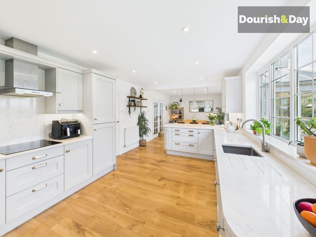 Property photo 2 of 31 Open Plan Kitchen Diner