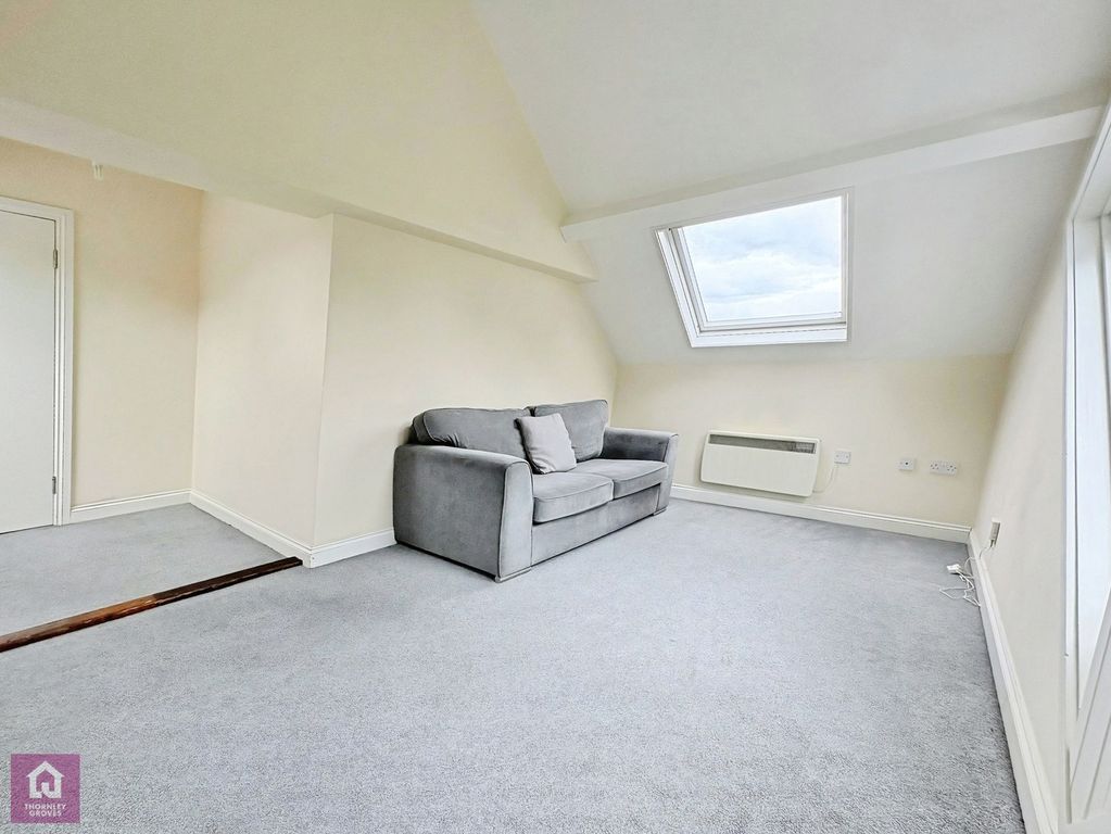 Property photo 3 of 16 Pbox-Img.Jpeg