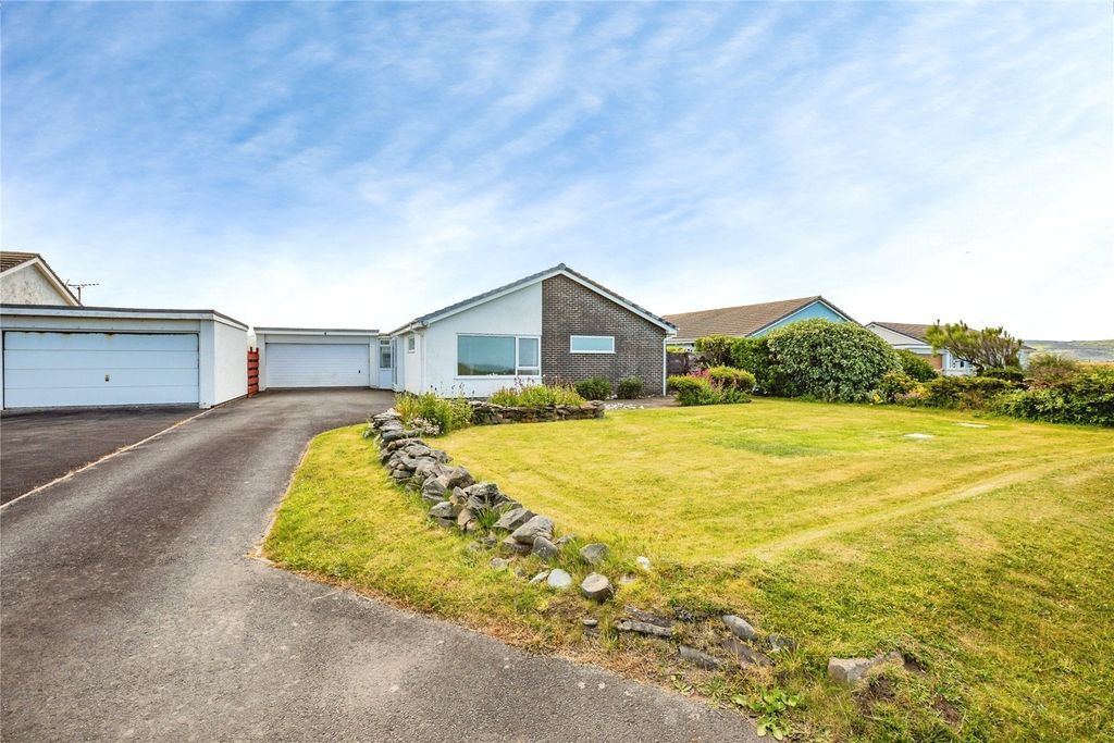 Property photo 2 of 33 Picture No. 12