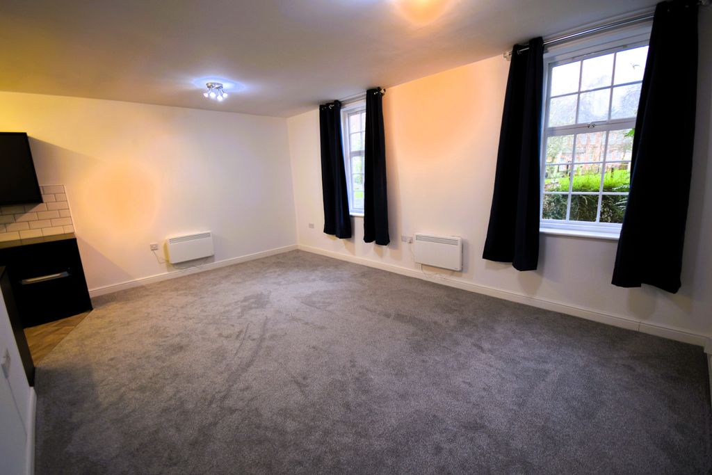 Property photo 2 of 7 Living Room
