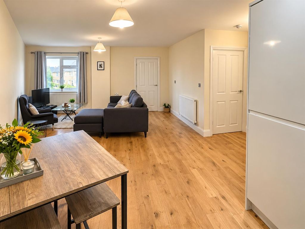 Property photo 1 of 6 Living Area