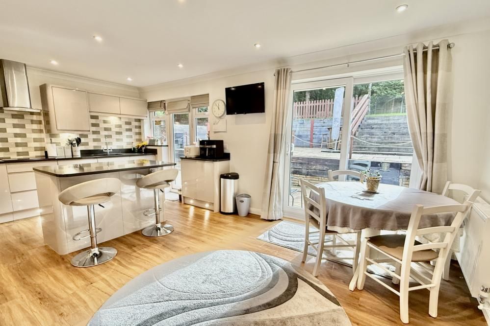 Property photo 3 of 27 Gallery