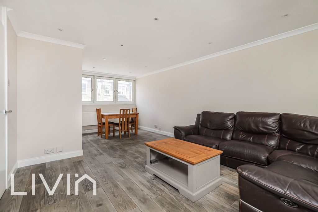 Property photo 3 of 18 025A7803