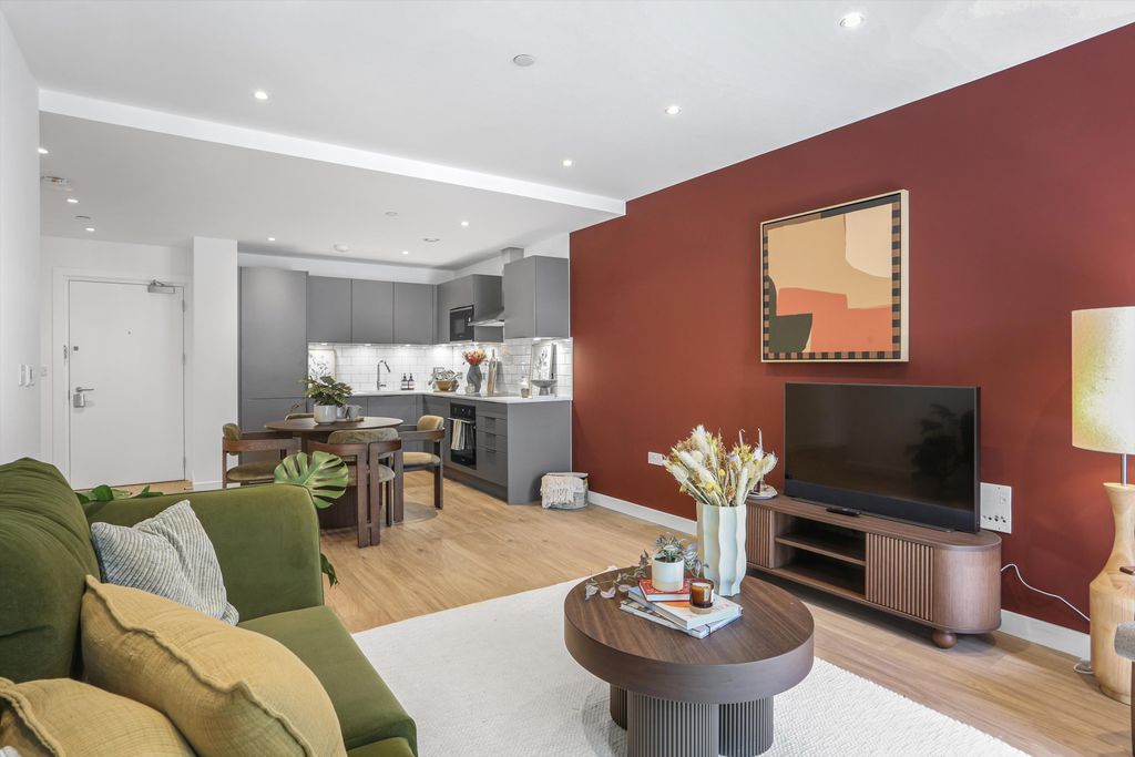 Property photo 3 of 16 Image