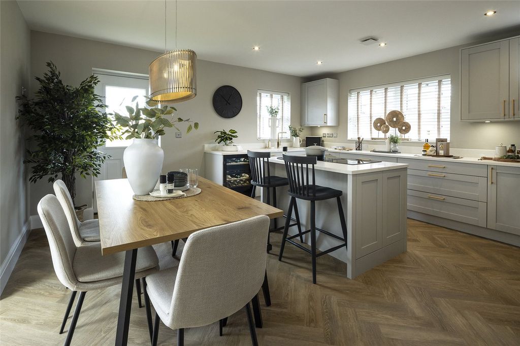 Property photo 2 of 11 Kitchen/Diner