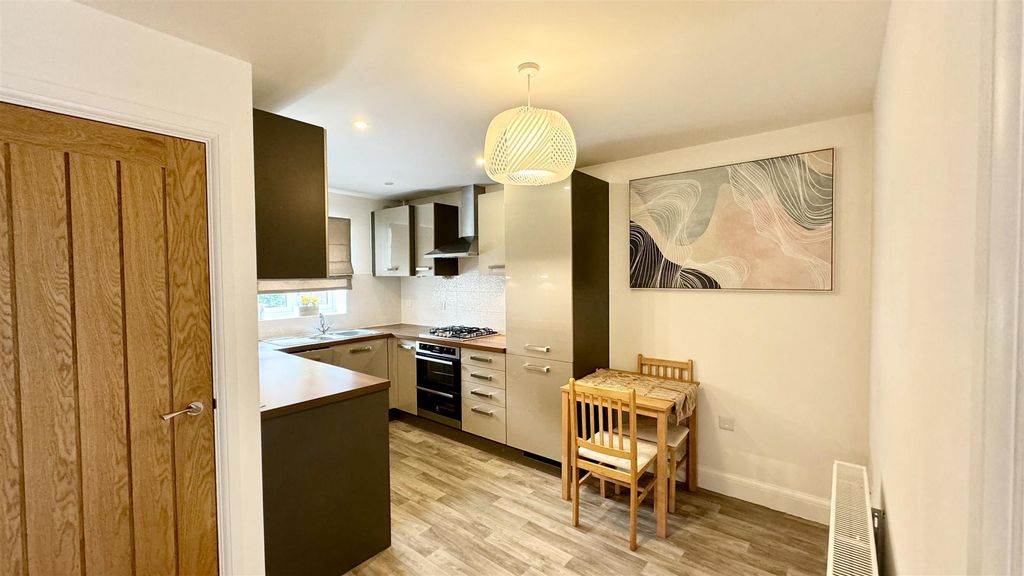 Property photo 3 of 9 Kitchen/Diner