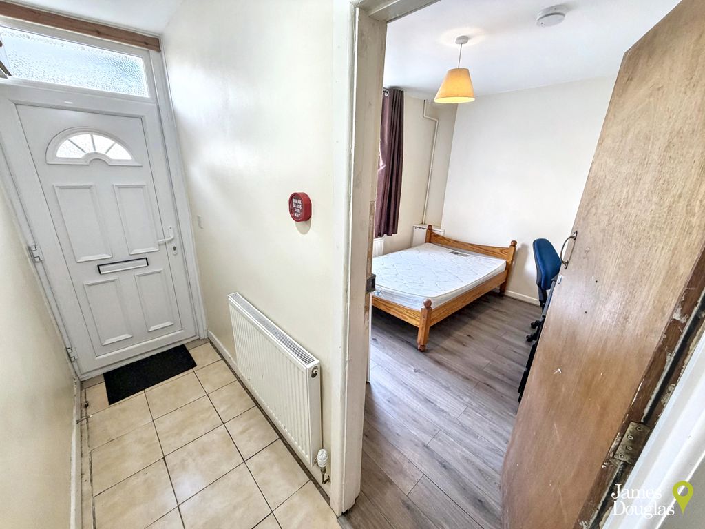Property photo 3 of 14 Eh1
