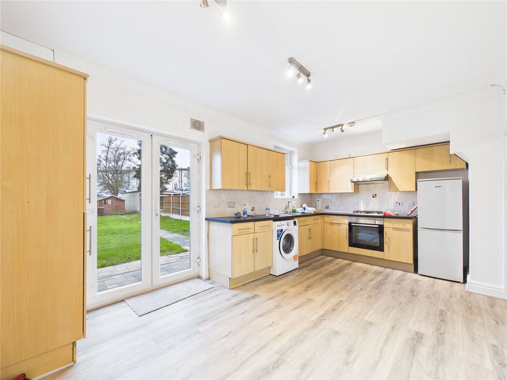 Property photo 3 of 8 Picture No. 04