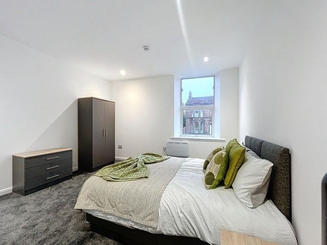 Property photo 1 of 18 4 Bed Shared House - Sheffield Road, Barnsley S70