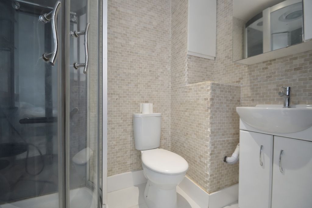Property photo 2 of 4 TV703