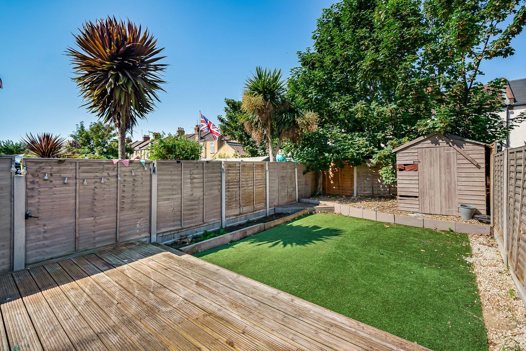 Property photo 3 of 17