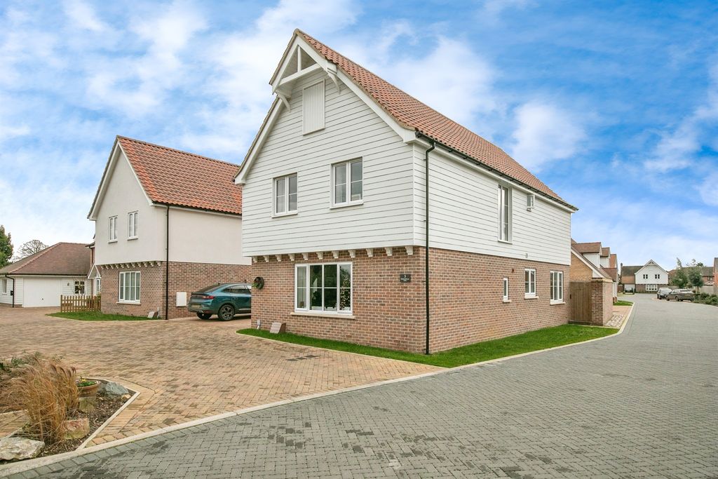 Property photo 1 of 32