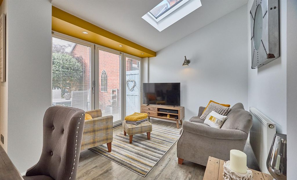 Property photo 2 of 18 Refitted Open Plan Living/Dining/Kitchen To Rear