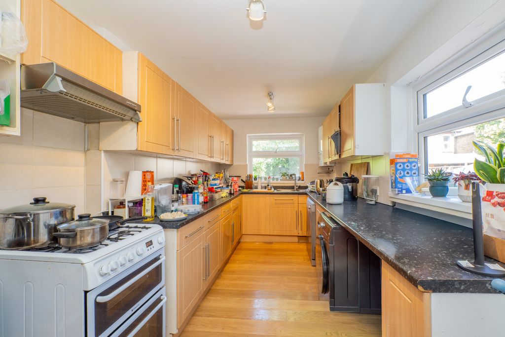 Property photo 2 of 8 Picture No. 04