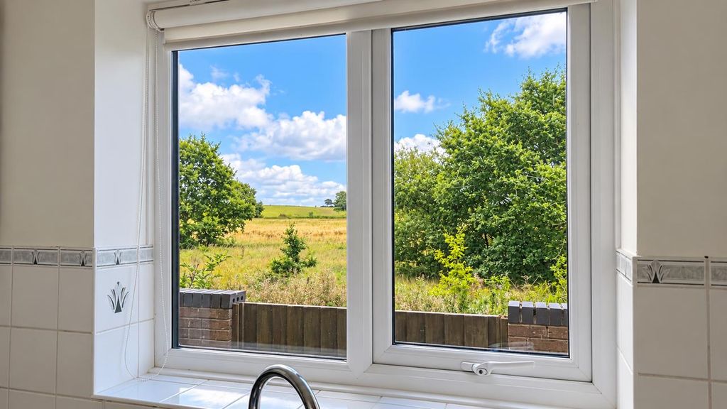 Property photo 3 of 23 265F89B0-76A3-4614-9c6B-652Bd180583F.Png