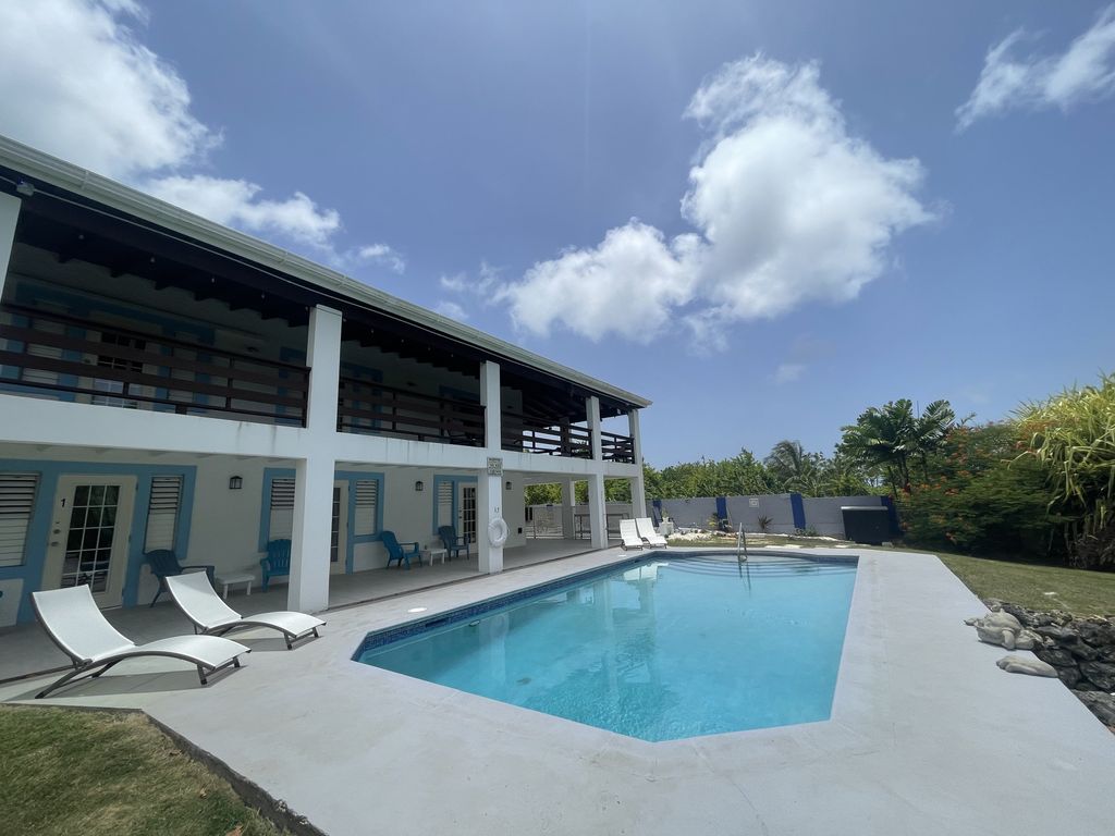 Property photo 2 of 52