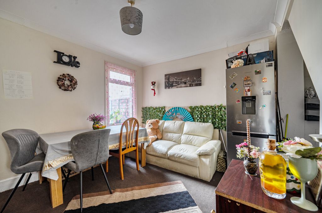 Property photo 3 of 19 1445899-5-69E0E82...