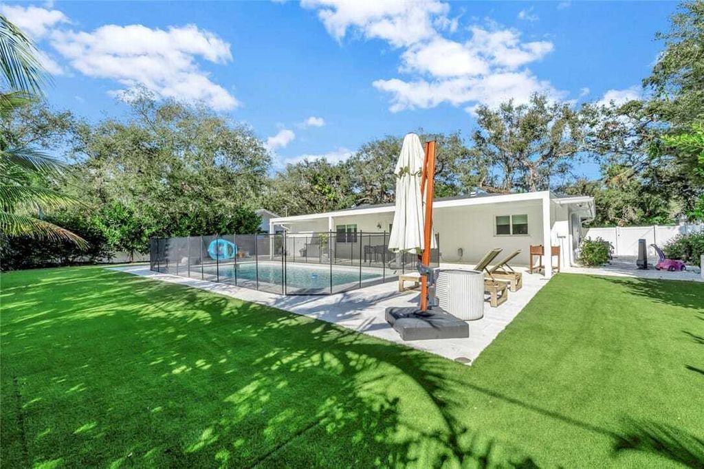 Property photo 1 of 31