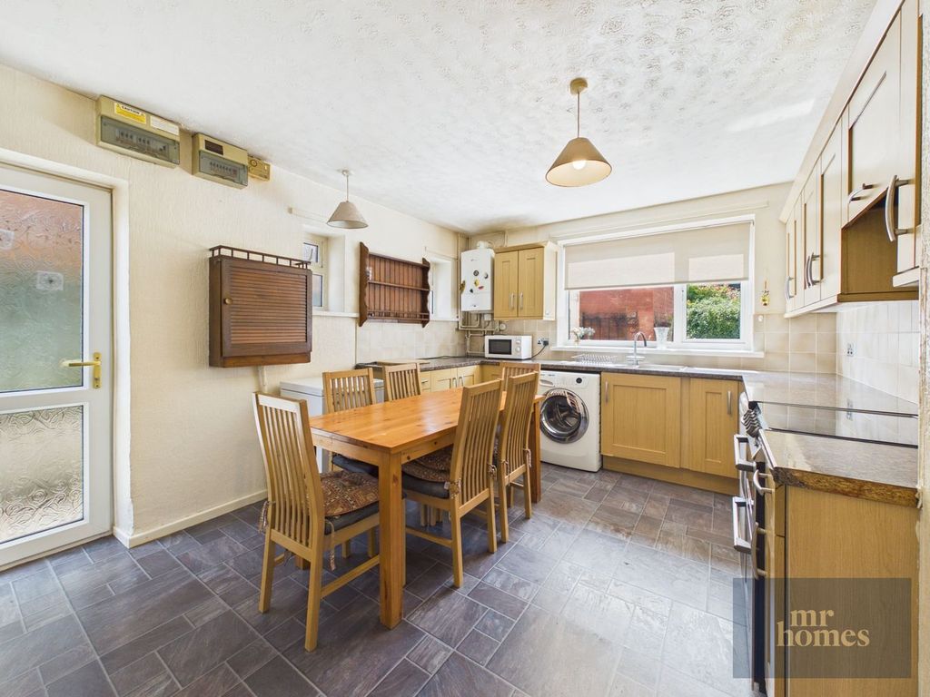 Property photo 2 of 25