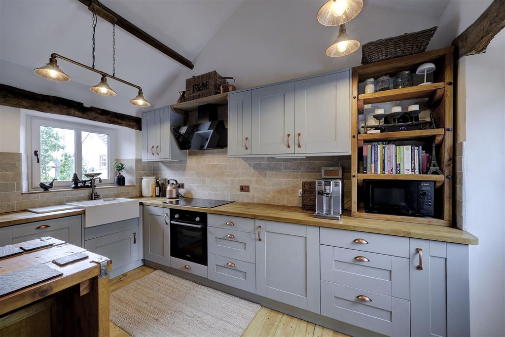 Property photo 2 of 24 Kitchen Diner