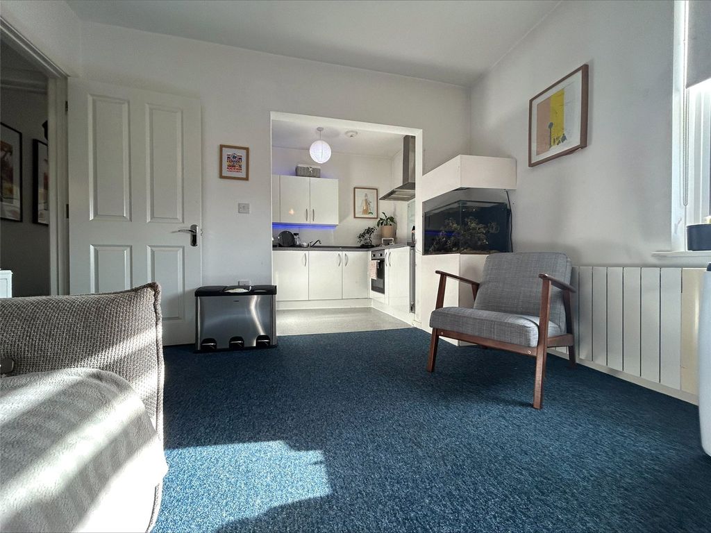 Property photo 1 of 7 Living Room