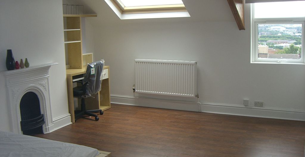 Property photo 2 of 8
