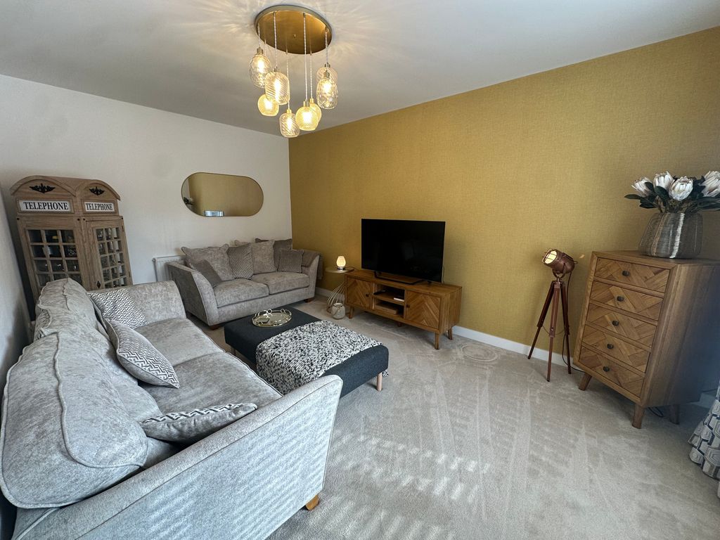 Property photo 3 of 44 Living Room