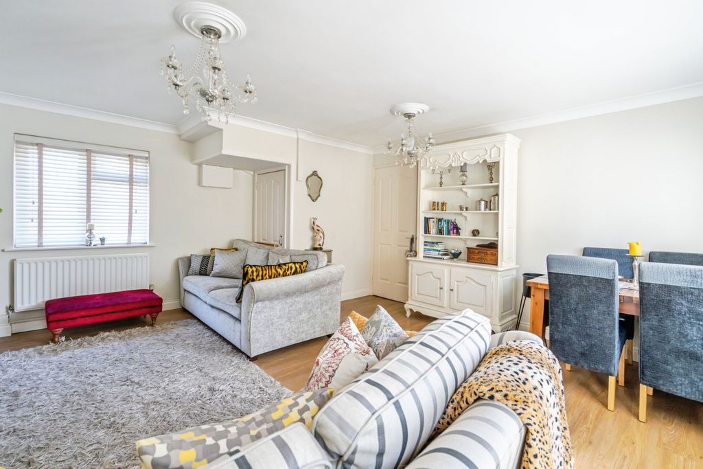 Property photo 3 of 15 Pbox-Img.Jpg