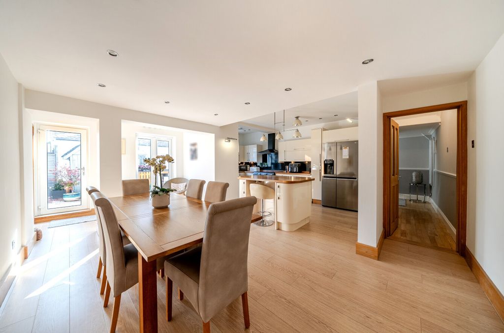 Property photo 2 of 15 1524693-11-1A0d83...