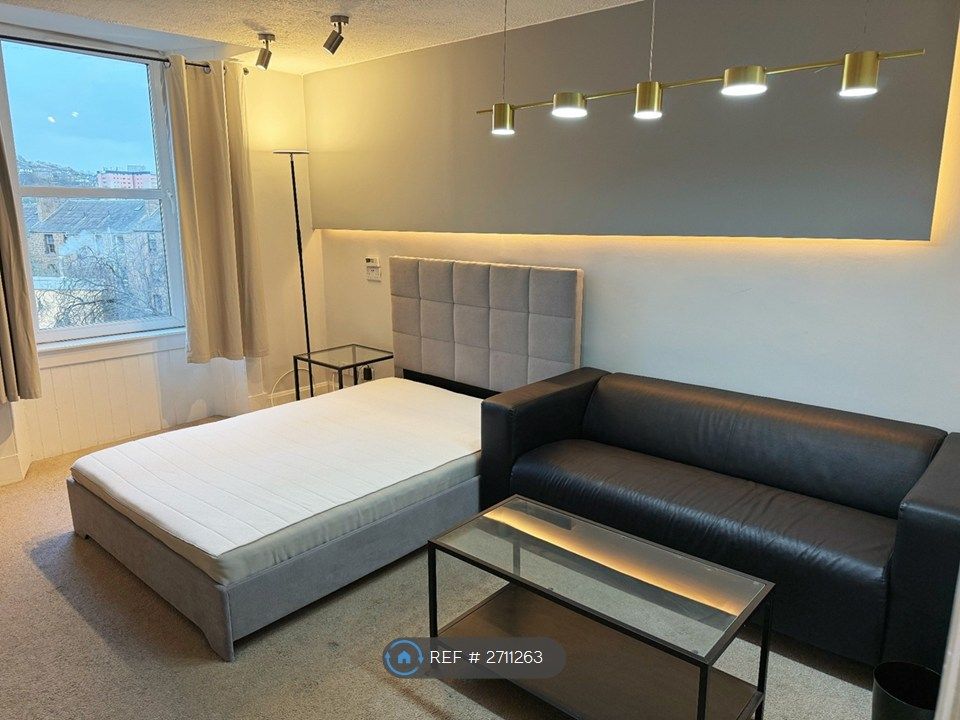 Property photo 1 of 9 Bedroom 1 - Studio-Style Bedroom