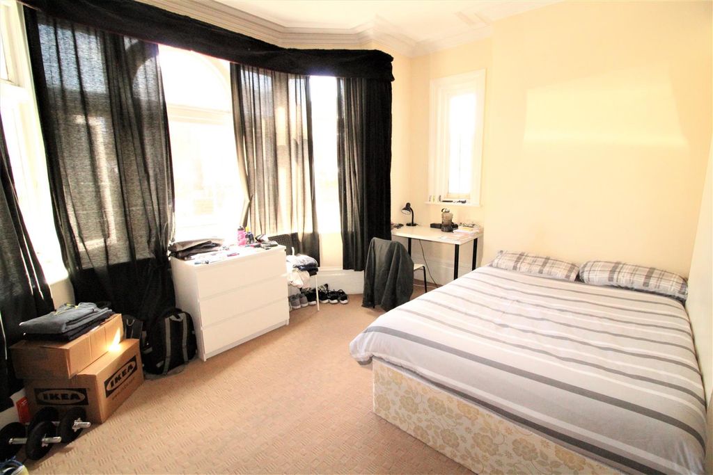 Property photo 2 of 4