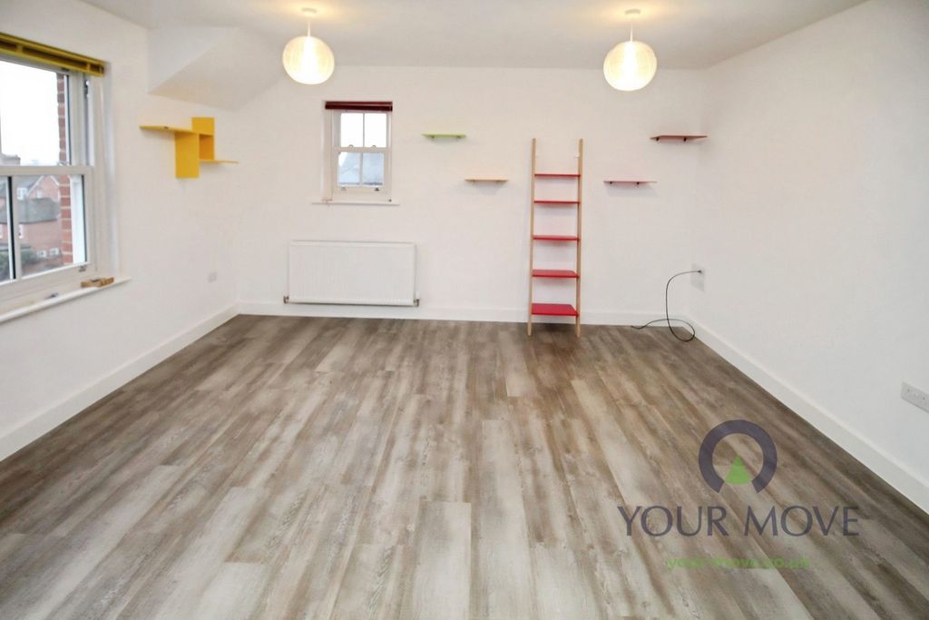 Property photo 3 of 11 Lounge/Kitchen