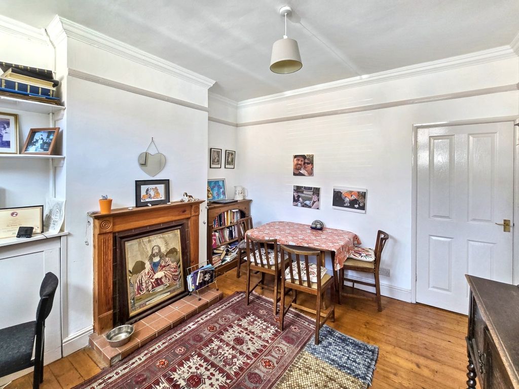Property photo 3 of 14 Dining Room